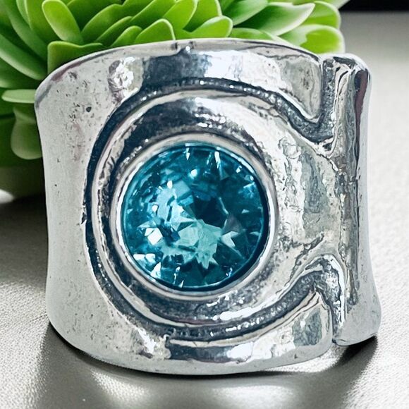 NWT Gorgeous Sz 8 Made in Israel .925 Sterling Silver Thick Blue Big Topaz Ring - Picture 1 of 16
